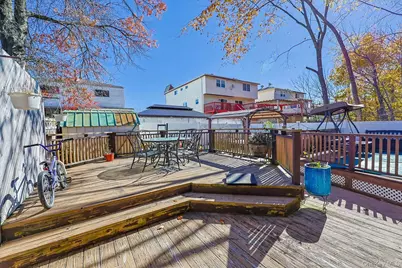 197 Park Drive N, New York, NY 10314 - Photo 9