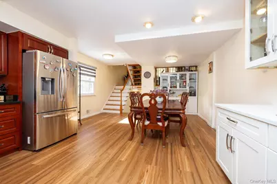 197 Park Drive N, New York, NY 10314 - Photo 11