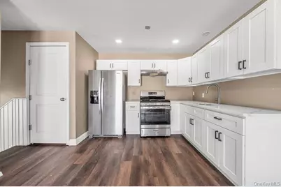 185 Throop Street, West Babylon, NY 11704 - Photo 19