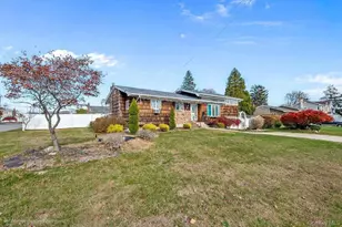 185 Throop St, West Babylon, NY 11704 - Photo 5