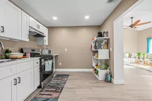 185 Throop St, West Babylon, NY 11704 - Photo 31