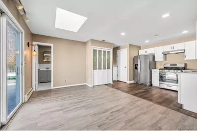 185 Throop Street, West Babylon, NY 11704 - Photo 21