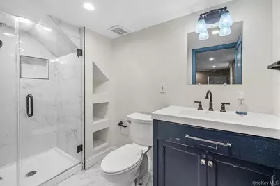 185 Throop Street, West Babylon, NY 11704 - Photo 11