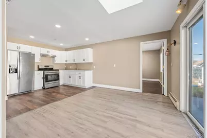 185 Throop Street, West Babylon, NY 11704 - Photo 17