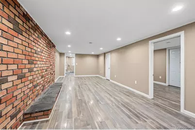 185 Throop Street, West Babylon, NY 11704 - Photo 15