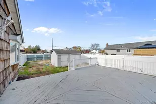 185 Throop St, West Babylon, NY 11704 - Photo 9