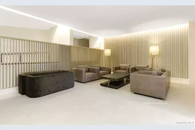 70-25 Yellowstone Boulevard #4D, Forest Hills, NY 11375 - Photo 3