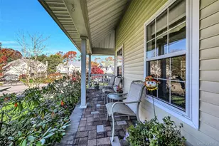 6 Laurel Crescent, Manorville, NY 11949 - Photo 9