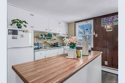 205 Lenox Road, Huntington Station, NY 11746 - Photo 15