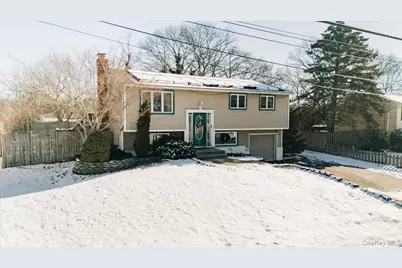19 Biscayne Drive, Selden, NY 11784 - Photo 3