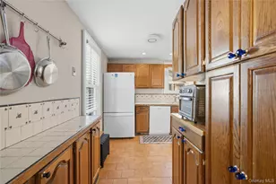 115 Wicks Ln, Malverne, NY 11565 - Photo 21