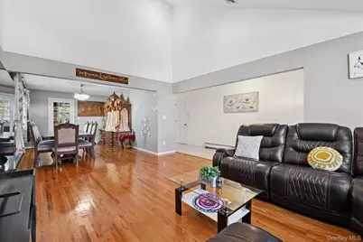 115 Schley Avenue, Albertson, NY 11507 - Photo 3