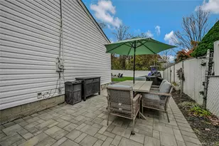 425 Blue Point Rd, Farmingville, NY 11738 - Photo 21