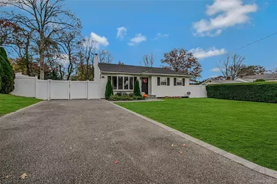 425 Blue Point Road, Farmingville, NY 11738 - Photo 3