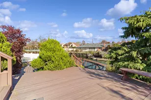 2729 Shore Dr, Merrick, NY 11566 - Photo 23