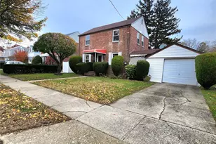 306 Beebe Rd, Mineola, NY 11501 - Photo 3