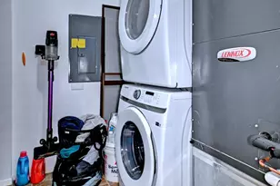 967 Skyline Dr, Coram, NY 11727 - Photo 7