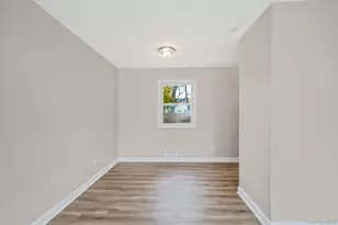 111 Merrill St, Brentwood, NY 11717 - Photo 9