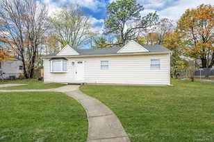 111 Merrill St, Brentwood, NY 11717 - Photo 5