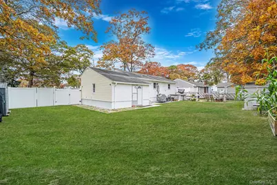 307 Jefferson Drive, Mastic Beach, NY 11951 - Photo 19