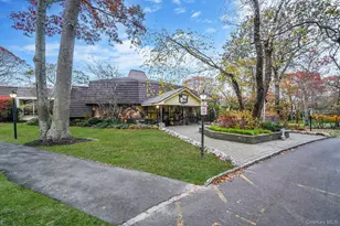 320 Woodland Ct, Coram, NY 11727 - Photo 25