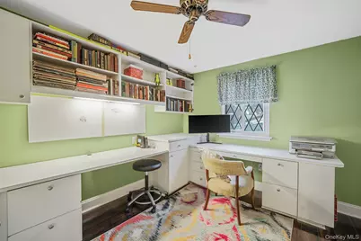 320 Woodland Court, Coram, NY 11727 - Photo 23