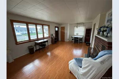 335 Alfred Street, North Babylon, NY 11703 - Photo 7