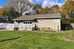 335 Alfred St, North Babylon, NY 11703 - Photo 25