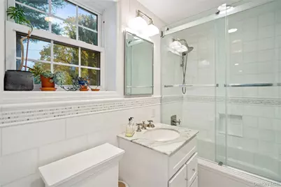 96 Oakdale Lane, East Hills, NY 11577 - Photo 25