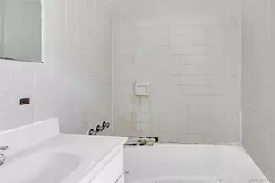 22-17 Collier Ave, Far Rockaway, NY 11691 - Photo 15