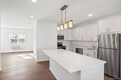 227 4th Avenue #203C, Bay Shore, NY 11706 - Photo 5