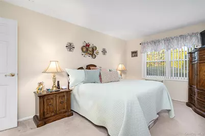 307-13 Hicksville Road #13, Bethpage, NY 11714 - Photo 9