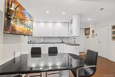 30 Stoner Avenue #1S, Great Neck, NY 11021 - Photo 17