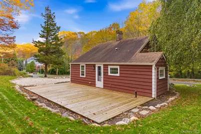 289 E Main Street, Centerport, NY 11721 - Photo 23