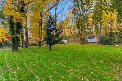 289 E Main Street, Centerport, NY 11721 - Photo 25