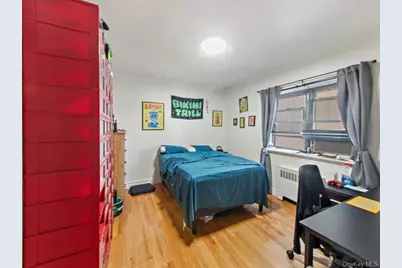 1910 S Pelham Parkway S #3G, Bronx, NY 10461 - Photo 17