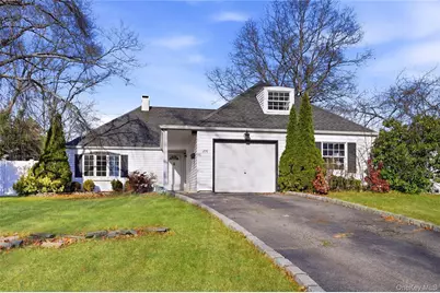 231 Sunflower Lane, Islandia, NY 11749 - Photo 1