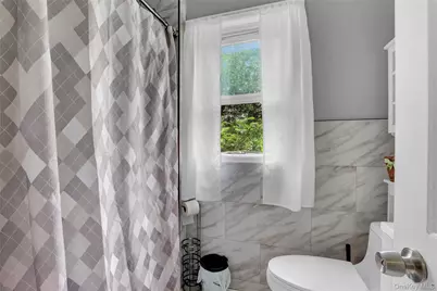 10445 198th Street, Jamaica, NY 11412 - Photo 5