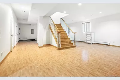 77-16 Kew Forest Lane, Flushing, NY 11375 - Photo 37