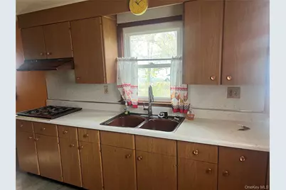 26 Coach Lane, Newburgh, NY 12550 - Photo 11