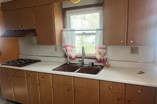 26 Coach Ln, Newburgh, NY 12550 - Photo 11