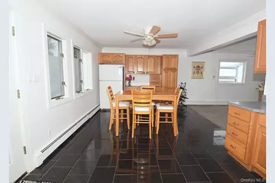87 Parkside Drive N, Levittown, NY 11756 - Photo 25