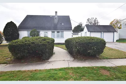 87 Parkside Drive N, Levittown, NY 11756 - Photo 1