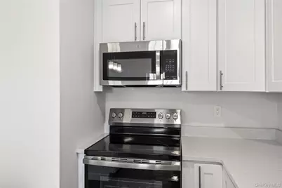 227 4th Avenue #306E, Bay Shore, NY 11706 - Photo 9