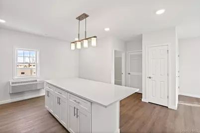 227 4th Avenue #306E, Bay Shore, NY 11706 - Photo 5