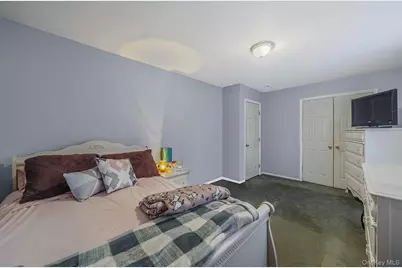 9 Paddock Lane, Medford, NY 11763 - Photo 33