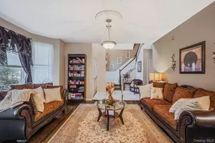 9 Paddock Ln, Medford, NY 11763 - Photo 7