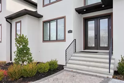 13 Autumn Court, Airmont, NY 10901 - Photo 3