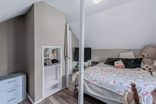 140 Jerusalem Ave, Levittown, NY 11756 - Photo 15