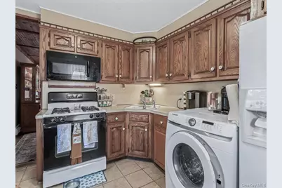 140 Jerusalem Avenue, Levittown, NY 11756 - Photo 9